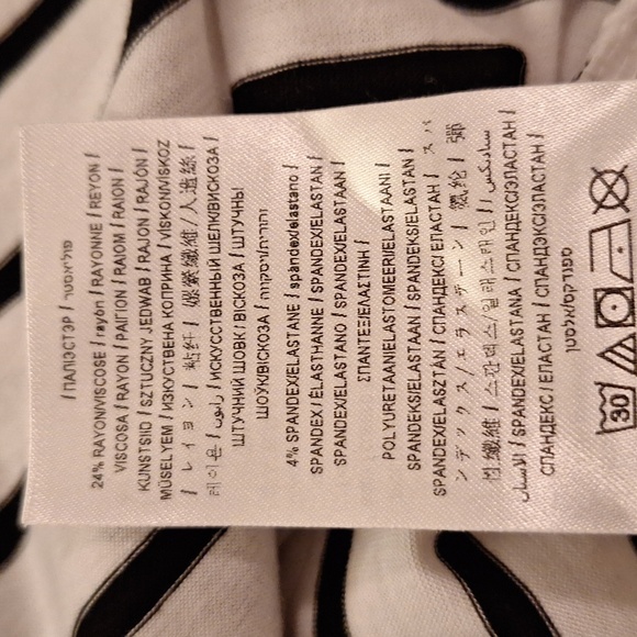 Guess Tee Size L - Picture 6 of 7